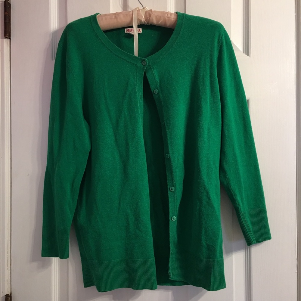 Green Sweater/Cardigan 🌲